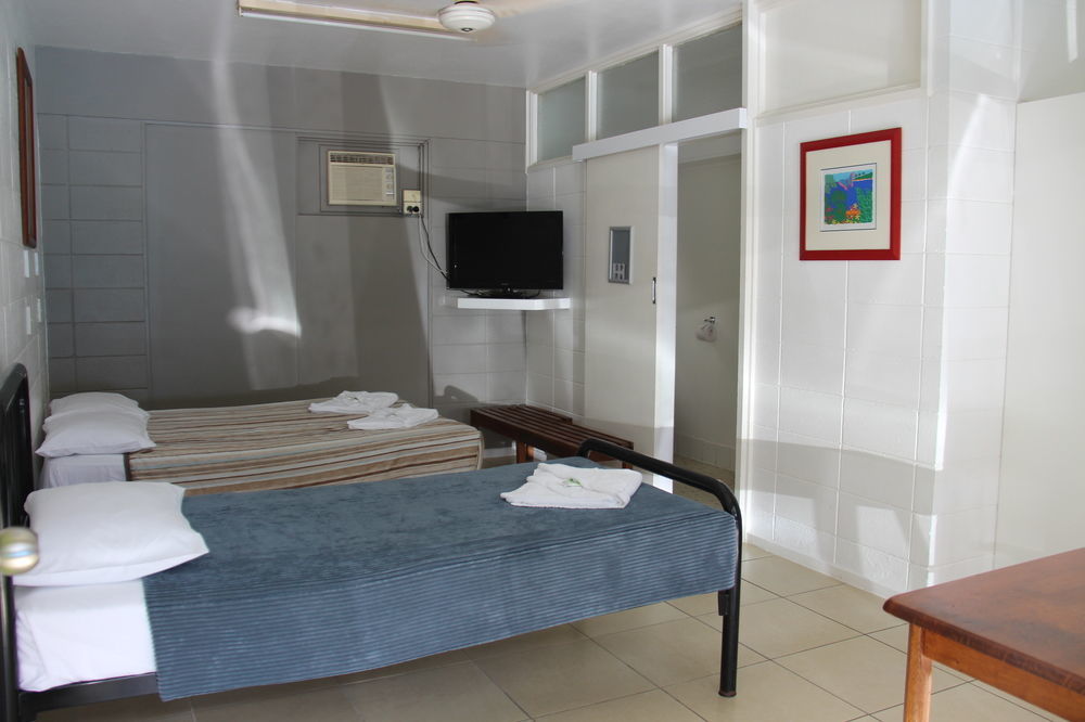 The Jack Backpackers Hostel Κερνς Εξωτερικό φωτογραφία