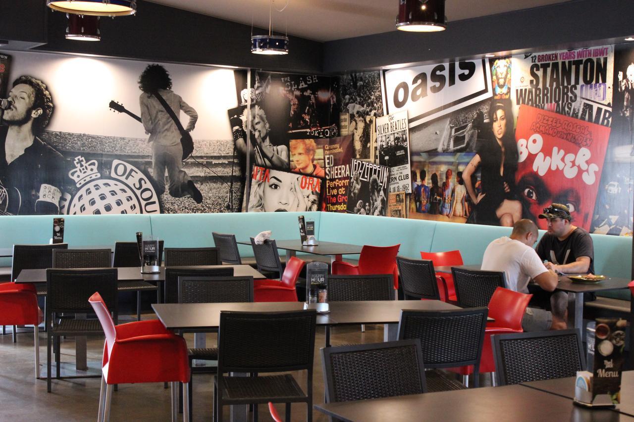 The Jack Backpackers Hostel Κερνς Εξωτερικό φωτογραφία