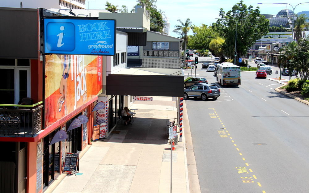 The Jack Backpackers Hostel Κερνς Εξωτερικό φωτογραφία