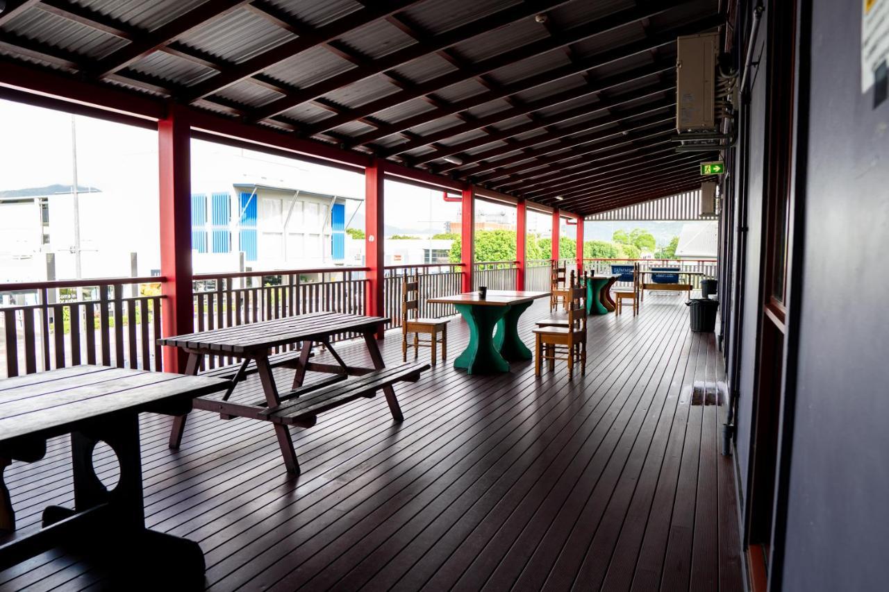 The Jack Backpackers Hostel Κερνς Εξωτερικό φωτογραφία