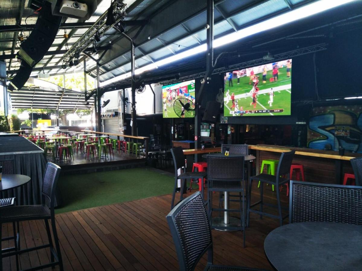 The Jack Backpackers Hostel Κερνς Εξωτερικό φωτογραφία